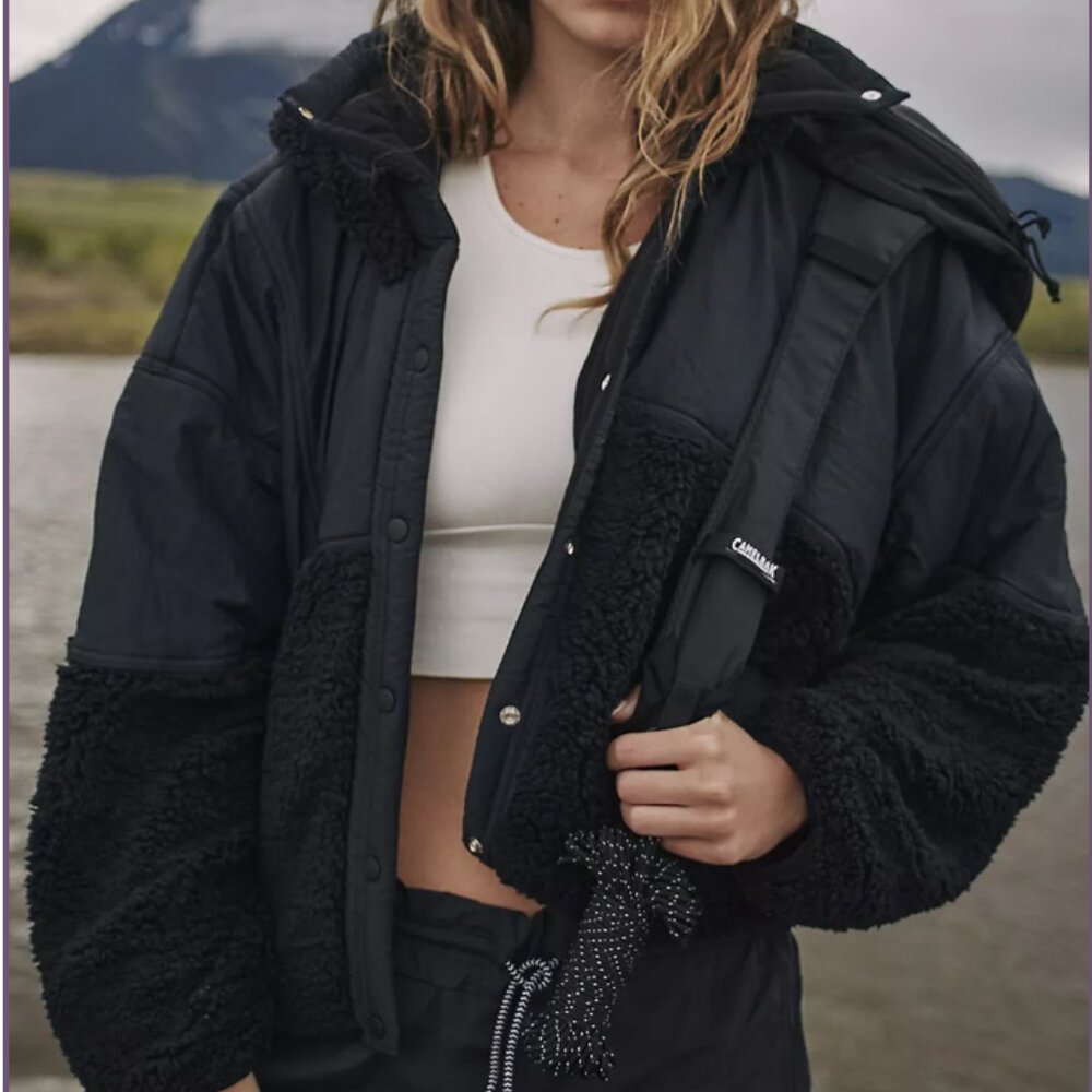 Free People Adventure Awaits Fleece jacket black XS